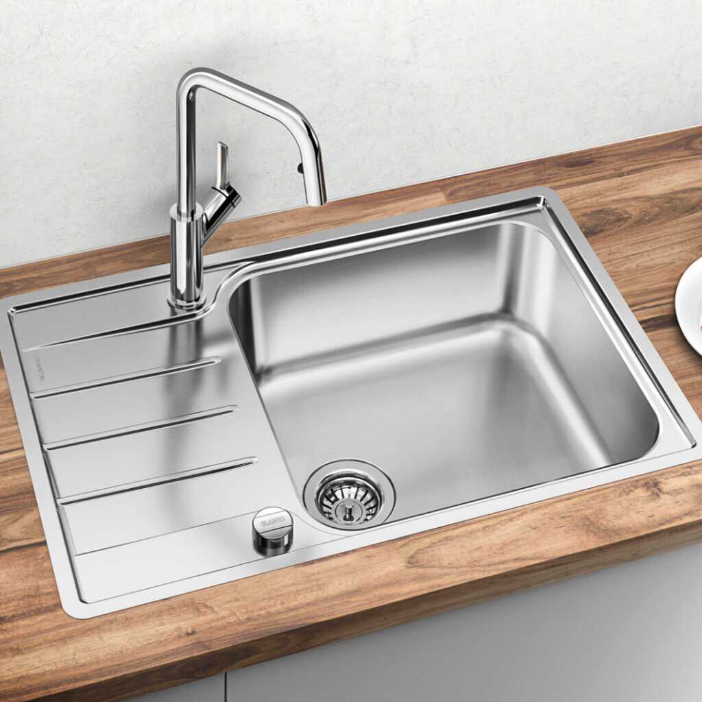 LEMIS XL 6 S-IF Compact verbaut in einer Holzdekor Arbeitsplatte