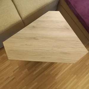 Tischplatte in Sonderform mit abgeschrägten Ecken